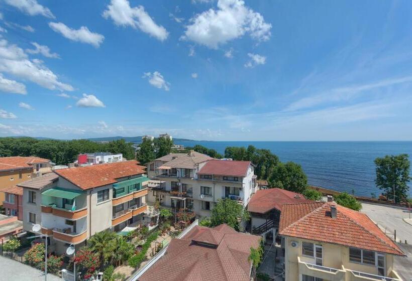 带1个卧室的带海景的公寓, Siyanie Kiten