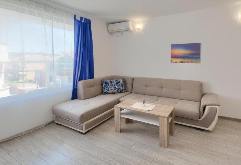 带1个卧室的公寓, Siyanie Kiten