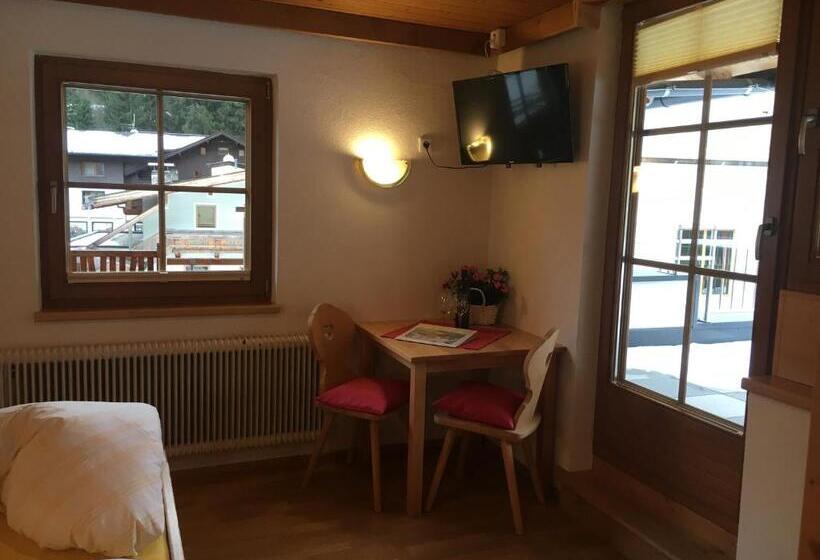 スタンダードトリプルルーム, Gästehaus Hochstaffl