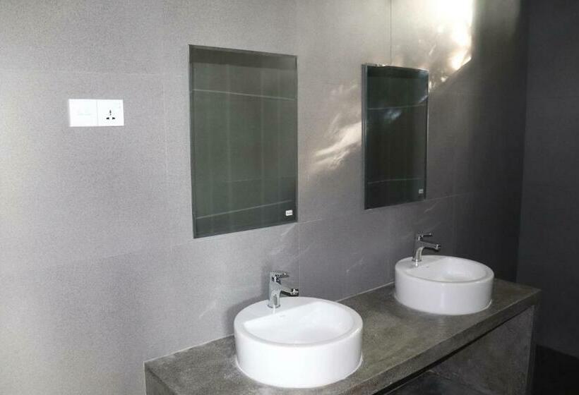 סטודיו סטנדרטי נוף לים, Paradiso