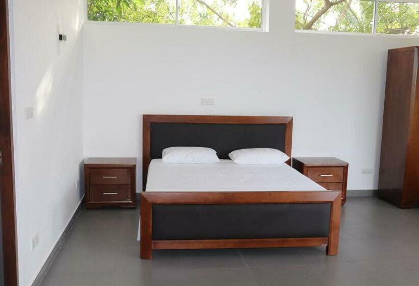 סטודיו סטנדרטי נוף לים, Paradiso