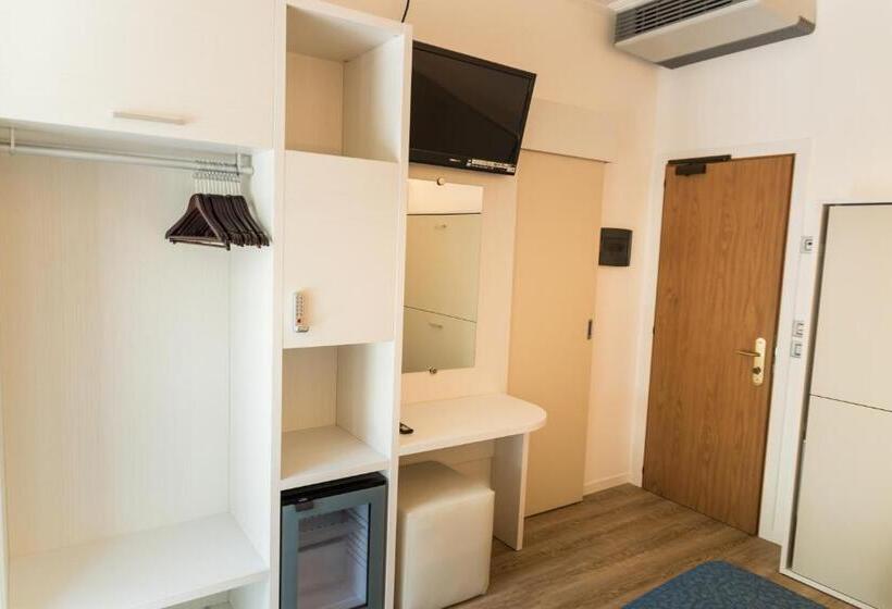 غرفة عائلية, Residence Mara