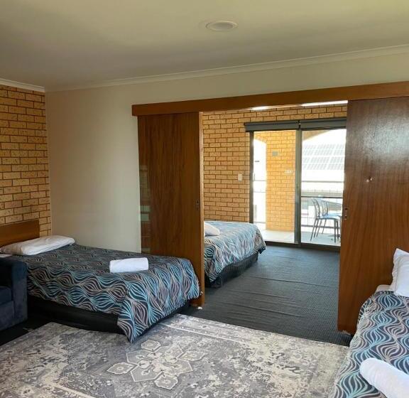 Семейный Номер, Lake Mulwala