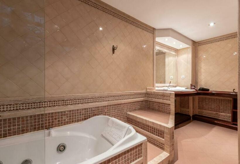 اتاق پریمیوم چهارنفره, Casa Miraflores