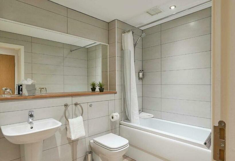 استودیوی استاندارد, Braid Apartments By Mansley