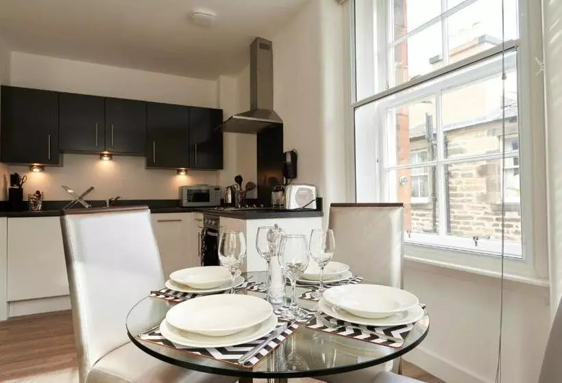 ２ベッドルームアパートメント, Braid Apartments By Mansley