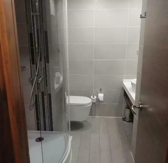 اتاق استاندارد با تخت بزرگ, Hilton Garden Inn Erzincan