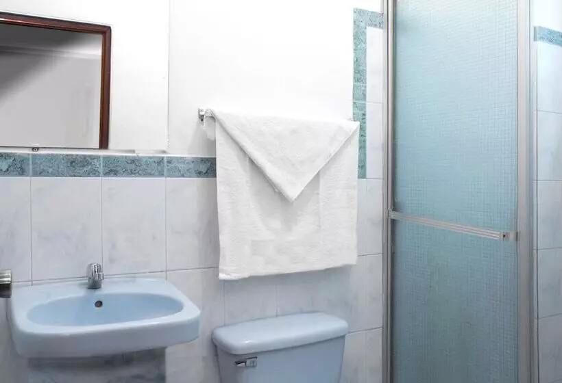اتاق استاندارد چهار تخته, Manantiales El Salvador