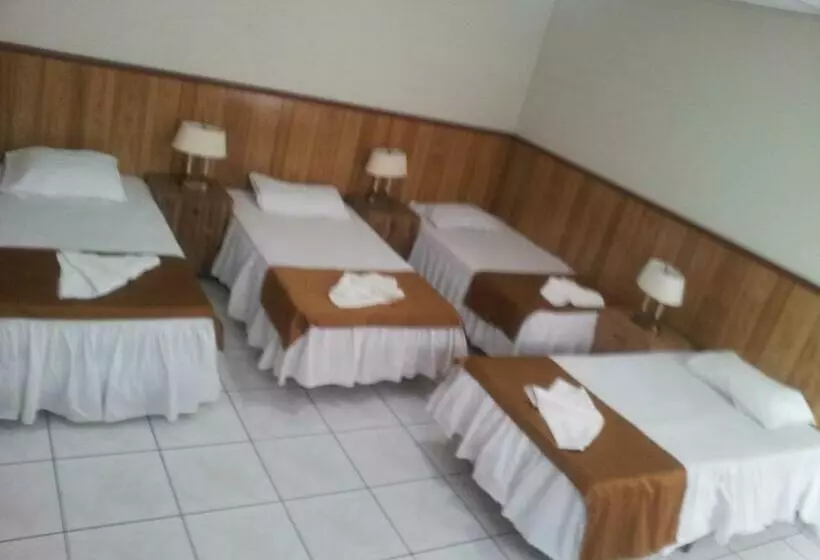 اتاق استاندارد چهار تخته, Manantiales El Salvador