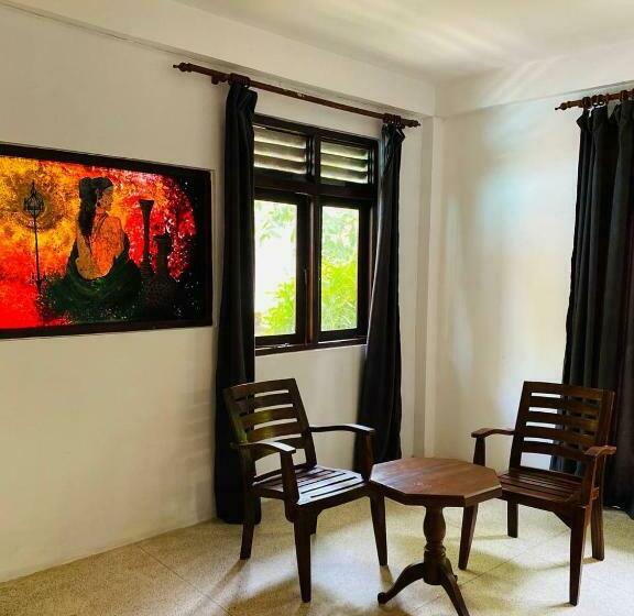 اتاق خانوادگی با چشم‌انداز استخر, Villa Tangalle Lagoon