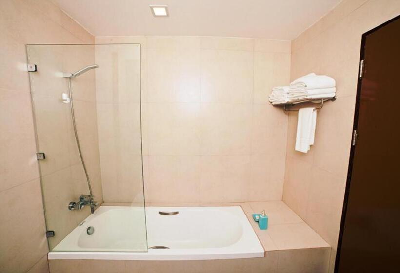 سوییت خانوادگی, Ocean Suites Bohol Boutique