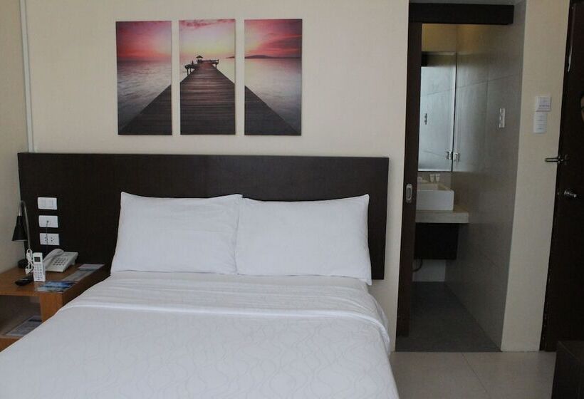 اتاق پریمیوم سه تخته, Ocean Suites Bohol Boutique