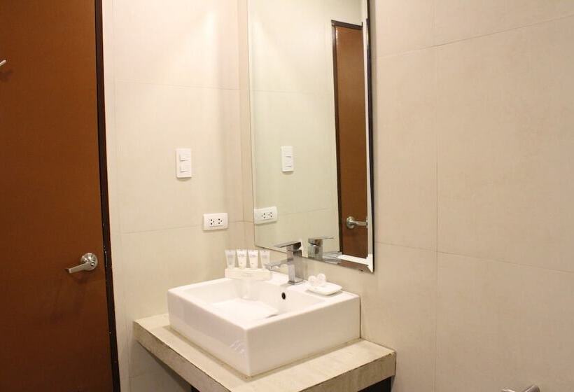 اتاق پریمیوم سه تخته, Ocean Suites Bohol Boutique