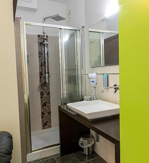 اتاق استاندارد با بالکن و چشمانداز دریا, B&b Bellavista