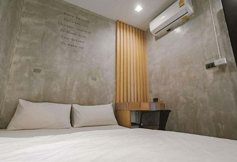 اتاق استاندارد با سرویس بهداشتی مشترک, Cazz Hostel