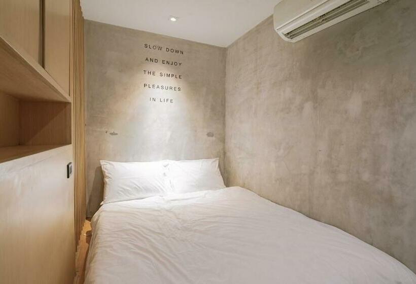 اتاق استاندارد با سرویس بهداشتی مشترک, Cazz Hostel