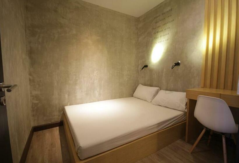 اتاق استاندارد با سرویس بهداشتی مشترک, Cazz Hostel