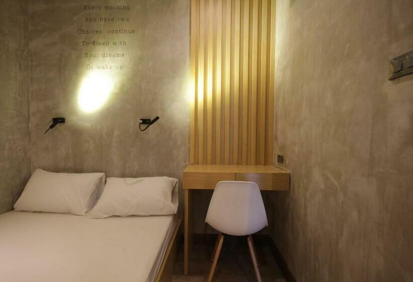 اتاق استاندارد با سرویس بهداشتی مشترک, Cazz Hostel