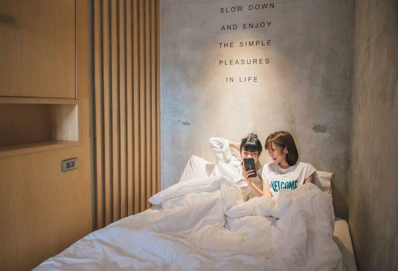 اتاق استاندارد با سرویس بهداشتی مشترک, Cazz Hostel