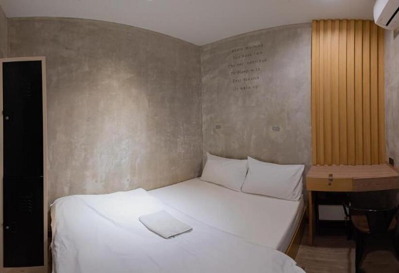 اتاق استاندارد با سرویس بهداشتی مشترک, Cazz Hostel