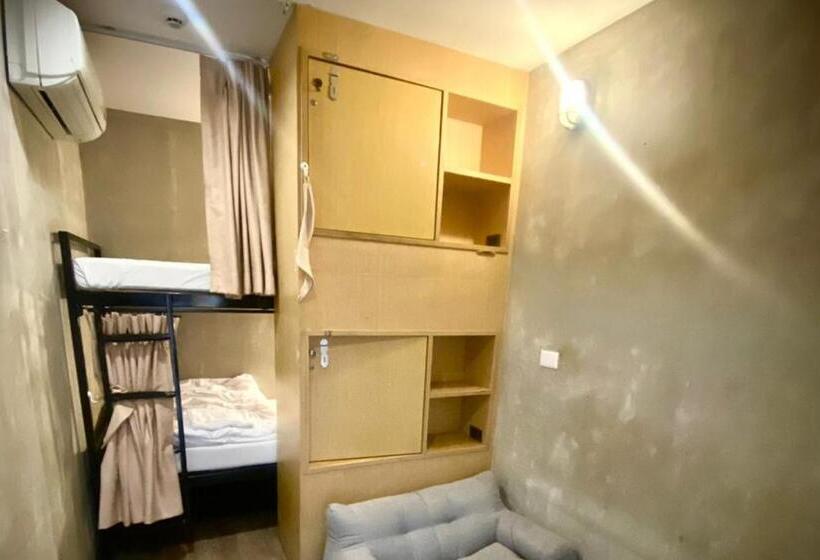 اتاق اکونومی, Cazz Hostel