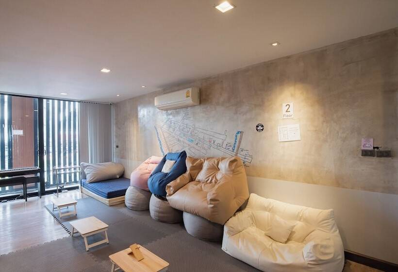 اتاق استاندارد با سرویس بهداشتی مشترک, Cazz Hostel