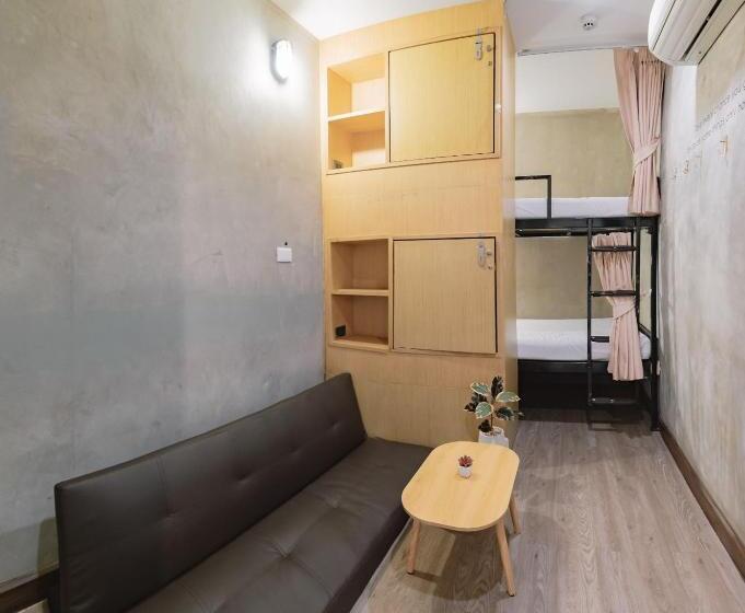 اتاق اکونومی, Cazz Hostel