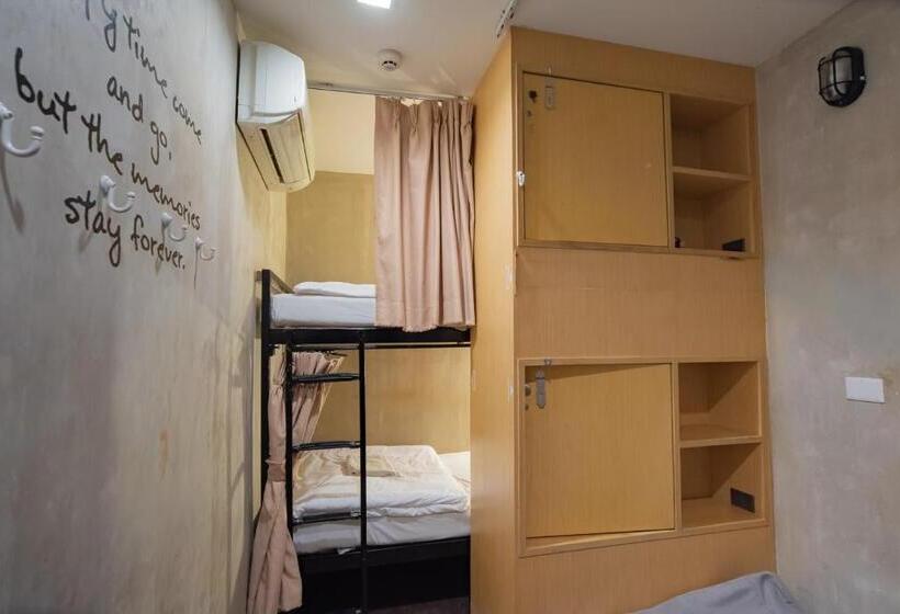 اتاق اکونومی, Cazz Hostel