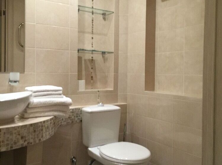 Deluxe Rum, Aviator Sheremetyevo