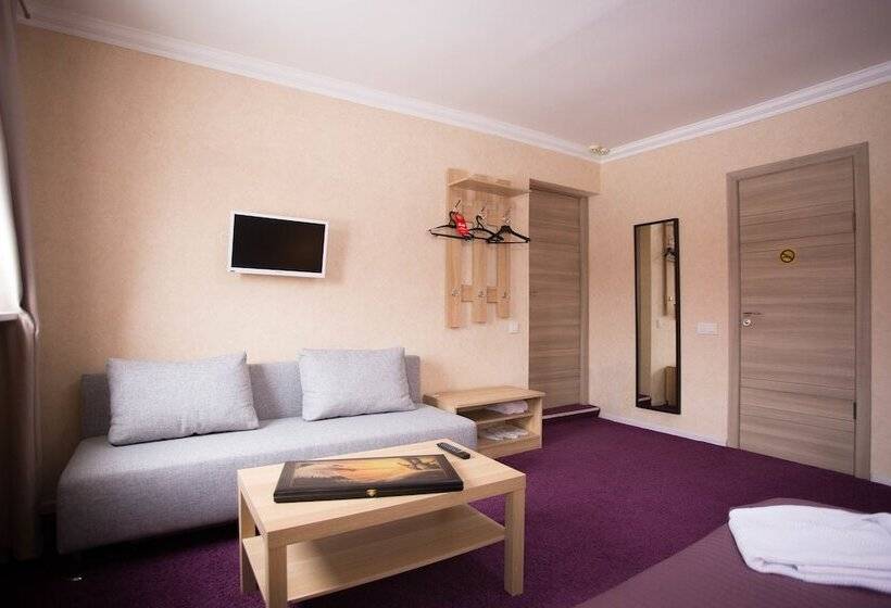 Deluxe Rum, Aviator Sheremetyevo