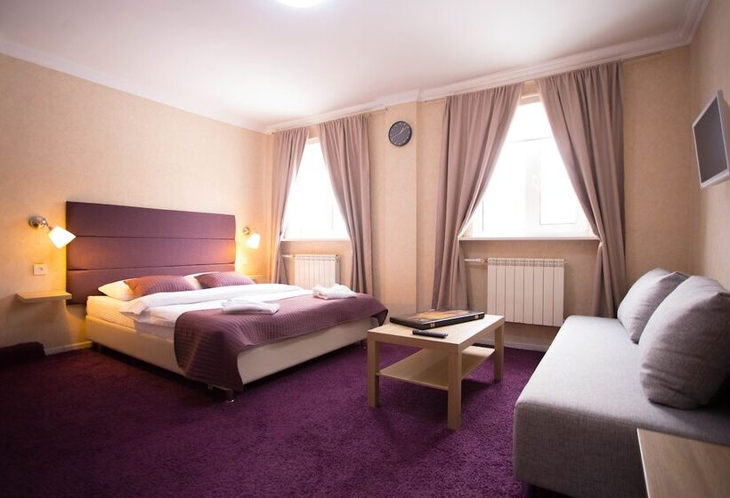 Deluxe Rum, Aviator Sheremetyevo