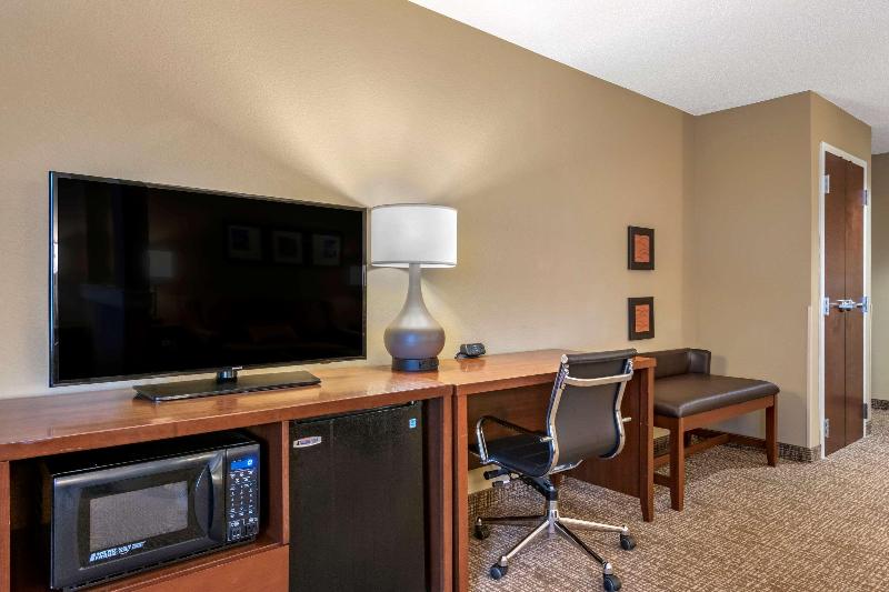Люкс Кровать Кинг, Comfort Inn Pa Turnpike  I81