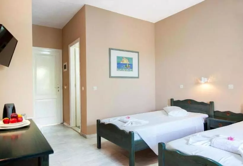 Chambre Triple Standard, Corfugrace