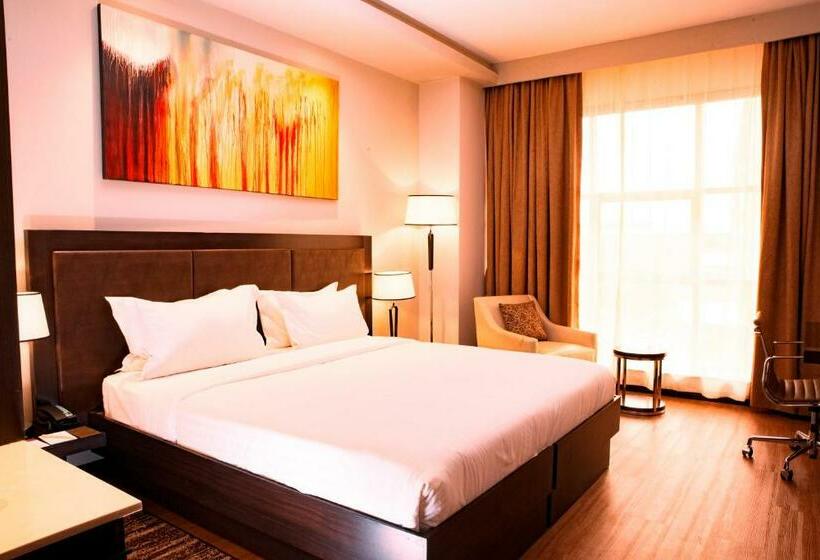 带大床的标准间, Doubletree By Hilton Nairobi Hurlingham