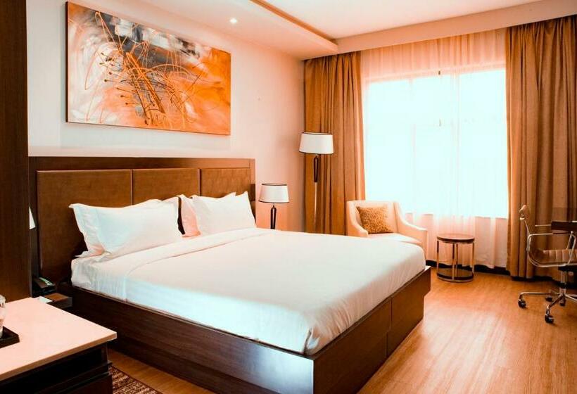 带大床的标准间, Doubletree By Hilton Nairobi Hurlingham