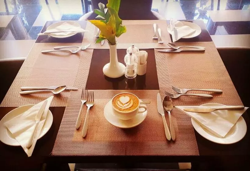 اتاق استاندارد, Doubletree By Hilton Nairobi Hurlingham