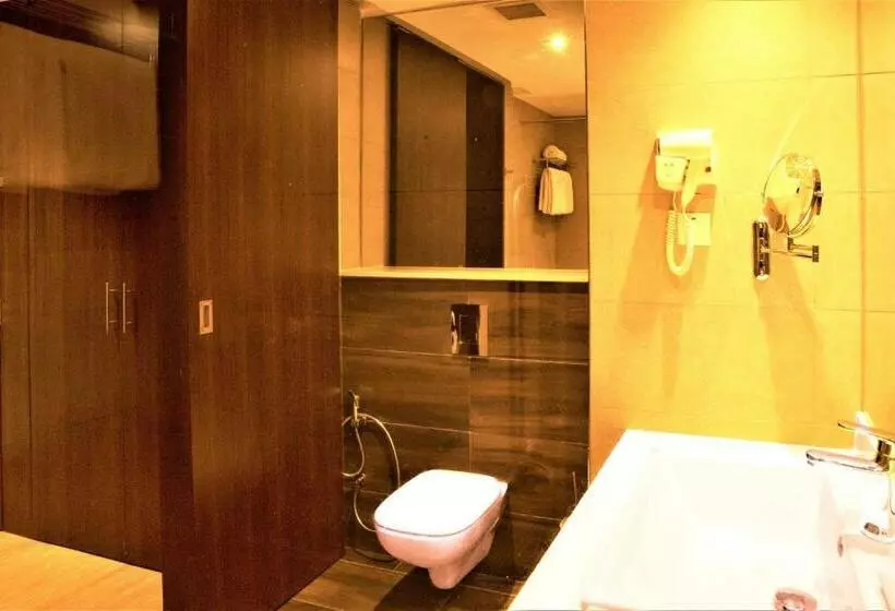 اتاق لوکس با تخت بزرگ, Doubletree By Hilton Nairobi Hurlingham