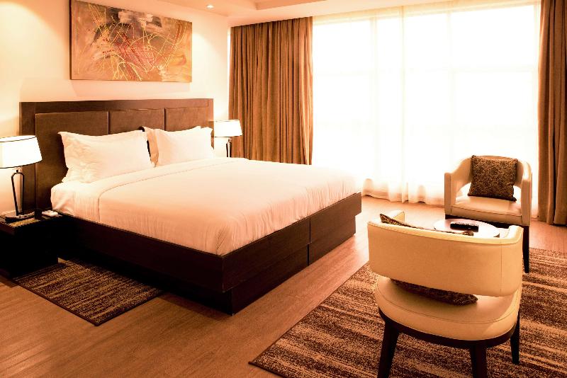 带大床的小型套房, Doubletree By Hilton Nairobi Hurlingham