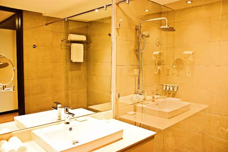 اتاق لوکس با تخت بزرگ, Doubletree By Hilton Nairobi Hurlingham