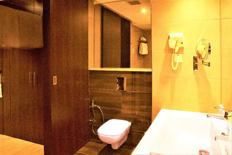 اتاق لوکس با تخت بزرگ, Doubletree By Hilton Nairobi Hurlingham