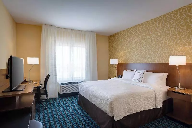 キングサイズベッドのスタンダードルーム, Fairfield Inn & Suites By Marriott Dallas West/i 30