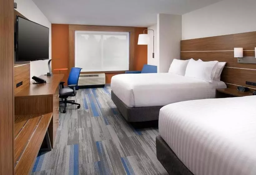 身障者適用スイートルーム, Holiday Inn Express & Suites By Ihg Altoona, An Ihg