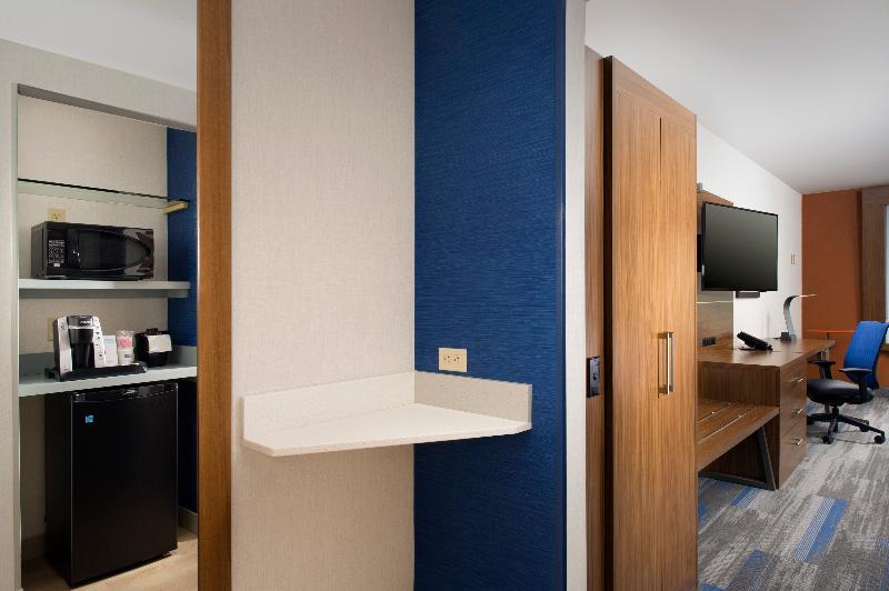 Номер Стандарт, Holiday Inn Express & Suites By Ihg Altoona, An Ihg