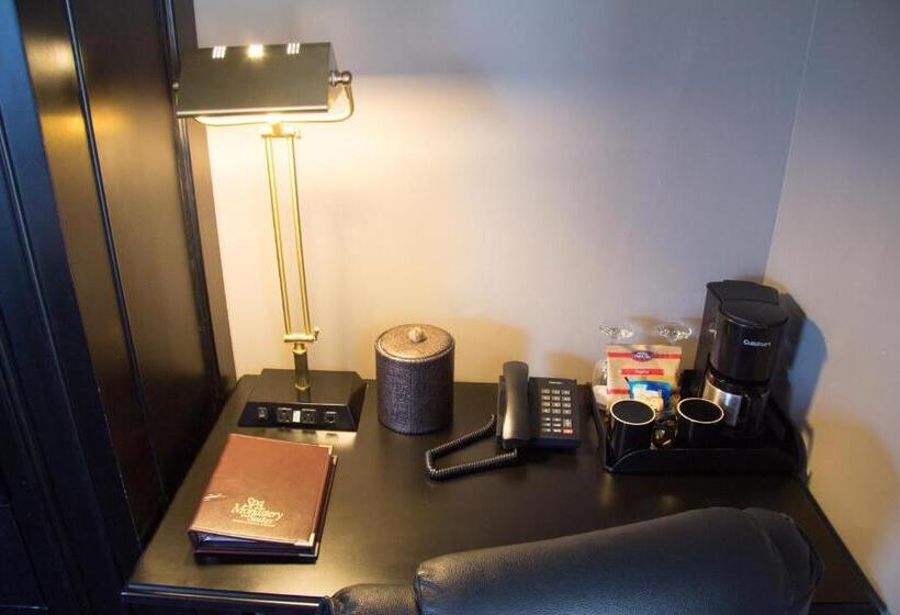 스탠다드 룸 더블 침대 2개, Monastery