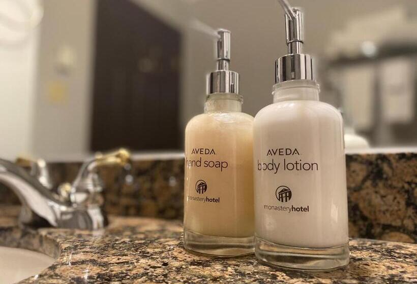 스탠다드 룸 킹사이즈 침대, Monastery