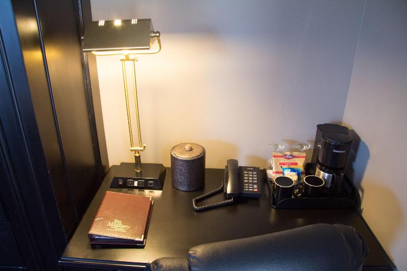 스탠다드 룸 킹사이즈 침대, Monastery