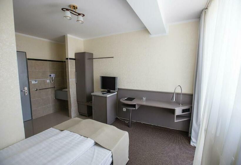 スタンダードシングルルーム, Seneca