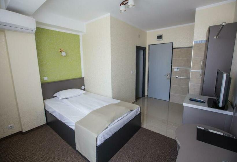 スタンダードシングルルーム, Seneca