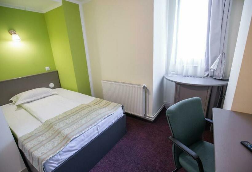 スタンダードシングルルーム, Seneca