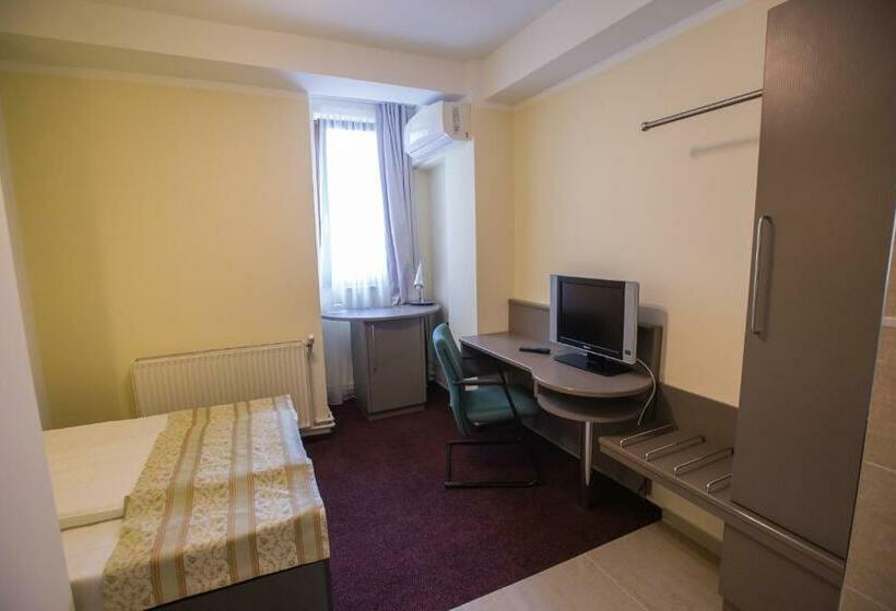 スタンダードシングルルーム, Seneca